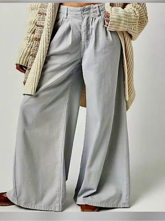 Free People Pants - Free People wide Leg Pants. Light grey NEW w o tags . Size 8 ( 32 waist )